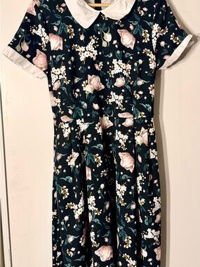 🖤Smak Parlour’s Floral Midi Dress with White Peter Pan Collar